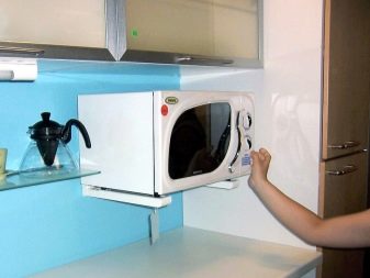 Варіанти розміщення мікрохвильовки на кухні (40 фото): куди її поставити на маленькій кухні? Ідеї по розташуванню мікрохвильовій печі в кухонному гарнітурі