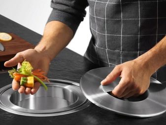 Вбудовані сміттєві відра (20 фото): вибір вбудованого відра для кухні під мийку, відра для сміття Brabantia, Bellanda та інші моделі в стільницю