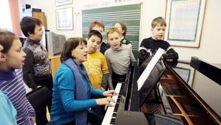 Вчитель музики: обов’язки викладача в школі. Плюси і мінуси професії музичного педагога
