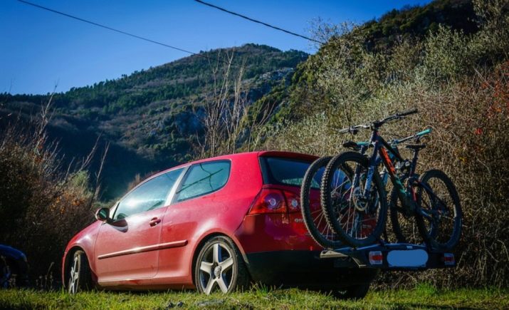 Велокріплення Thule: вибираємо кріплення для велосипеда на фаркоп і дах машини, особливості автообагажника на задню двері