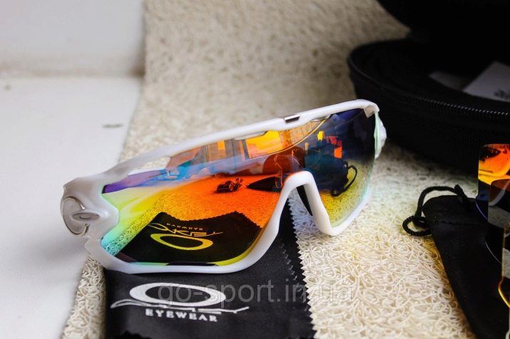 Велоокуляри (56 фото): особливості велосипедних окулярів з діоптріями, опис фотохромних очок для велосипедистів. Як вибрати окуляри для їзди на велосипеді?