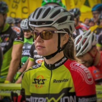 Велоокуляри (56 фото): особливості велосипедних окулярів з діоптріями, опис фотохромних очок для велосипедистів. Як вибрати окуляри для їзди на велосипеді?