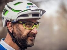 Велоокуляри (56 фото): особливості велосипедних окулярів з діоптріями, опис фотохромних очок для велосипедистів. Як вибрати окуляри для їзди на велосипеді?