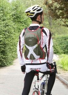 Велорюкзак: вибираємо рюкзак на багажник велосипеда і на спину велосипедиста, велосипедний рюкзак Deuter, Cyclotech, Thule і інші моделі