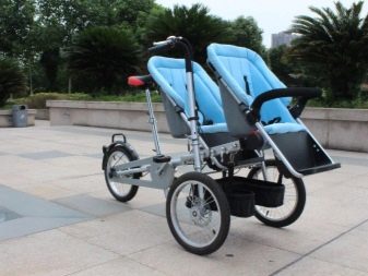 Велосипед для двійні: дитячий двомісний триколісний велосипед з ручкою для двійнят, моделі з двома кріслами для дітей різного віку