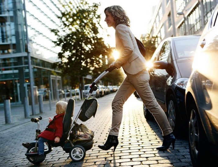 Велосипед-коляска для дитини (45 фото): вибір дитячих триколісних велоколясок від 1 року, огляд складних моделей прогулянкових