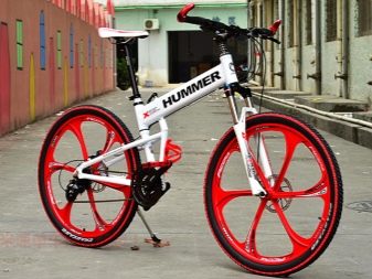 Велосипед на литих дисках (35 фото): плюси і мінуси лиття замість спиць, велосипедні диски Green Bike і Porsche, Audi і Ferrari, відгуки власників