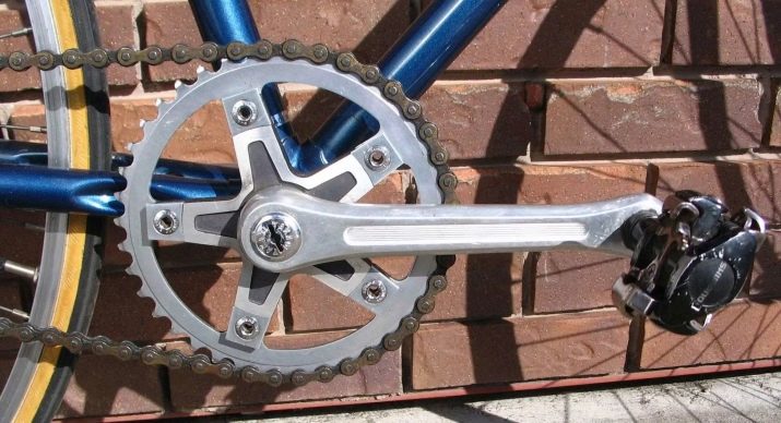 Велосипеди «Салют» (24 фото): характеристики складних моделей, діаметр колеса, розмір і вага дитячого велосипеда, модернізація і тюнінг