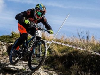 Велоспорт: види велосипедного спорту, гонки по шосе і змагання на велосипедах по треку з перешкодами. Що таке BMX і маунтінбайк?