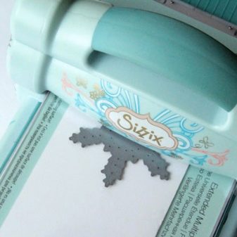 Вирубки для скрапбукінгу: як правильно користуватися машинкою і ножем? Як зробити висічки своїми руками? Опис форм та інших інструментів