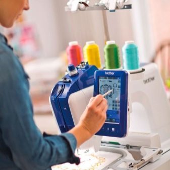 Вишивальні машини Brother: швейно-вишивальні машинки VR і F480, 850e і XV, V3 SE і V5, інші моделі