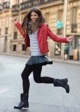 Високі черевики (61 фото): жіночі чорні і інші моделі на шнурівці, зимові на хутрі, від Трейл Вінтер і Тофф, в стилі мілітарі