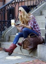 Високі черевики (61 фото): жіночі чорні і інші моделі на шнурівці, зимові на хутрі, від Трейл Вінтер і Тофф, в стилі мілітарі