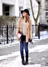 Високі черевики (61 фото): жіночі чорні і інші моделі на шнурівці, зимові на хутрі, від Трейл Вінтер і Тофф, в стилі мілітарі