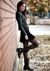 Високі черевики (61 фото): жіночі чорні і інші моделі на шнурівці, зимові на хутрі, від Трейл Вінтер і Тофф, в стилі мілітарі