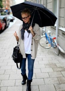 Високі черевики (61 фото): жіночі чорні і інші моделі на шнурівці, зимові на хутрі, від Трейл Вінтер і Тофф, в стилі мілітарі