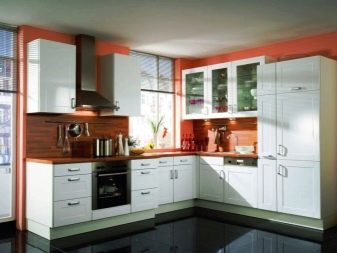 Висота кухонного гарнітура (27 фото): стандартні розміри по висоті кухні від підлоги до верху, висота по зростанню