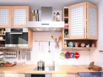 Висота верхніх шаф для кухні (20 фото): стандартні розміри навісної шафи в гарнітурі для кухні. Яка максимальна висота верхніх шаф?