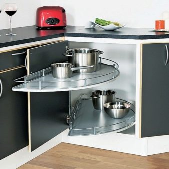 Висувні корзини для кухні (32 фото): вибір викатних кошиків для кухонних шаф, конструкції для зберігання овочів, кошики 300 мм і інших розмірів, кутові моделі