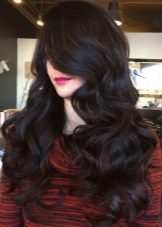 Волосся кольору темний шоколад (72 фото): як надати шоколадний відтінок русявим волоссям середньої або будь-якої іншої довжини? Особливості догляду після фарбування