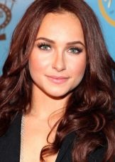 Волосся кольору темний шоколад (72 фото): як надати шоколадний відтінок русявим волоссям середньої або будь-якої іншої довжини? Особливості догляду після фарбування