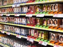 Волосся кольору темний шоколад (72 фото): як надати шоколадний відтінок русявим волоссям середньої або будь-якої іншої довжини? Особливості догляду після фарбування