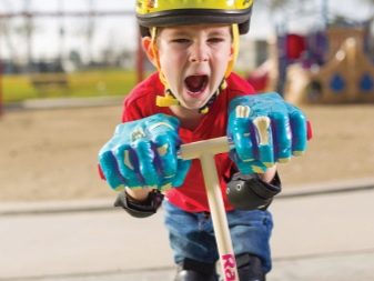 Як підібрати самокат по росту дитини? Таблиця співвідношень висоти керма і зростання. На якій висоті повинні бути ручки керма рульова стійка?