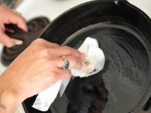 Як підготувати нову сковороду до використання? Підготовка сковорідки з антипригарним покриттям та інших видів експлуатації