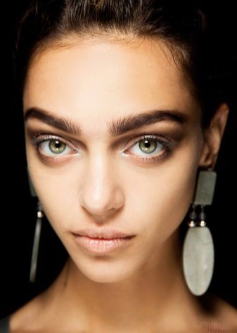 Як підстригти брови? 43 фото Як правильно підстригати в домашніх умовах жінці, правила стрижки ножицями