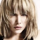 Як підстригти чубок? 93 фото Як правильно і красиво зробити чубок самостійно вдома? Особливості стрижки чубка в домашніх умовах