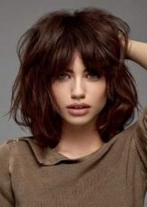 Як підстригти чубок? 93 фото Як правильно і красиво зробити чубок самостійно вдома? Особливості стрижки чубка в домашніх умовах