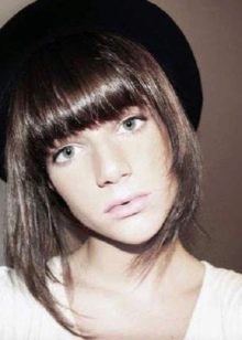 Як підстригти чубок? 93 фото Як правильно і красиво зробити чубок самостійно вдома? Особливості стрижки чубка в домашніх умовах