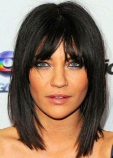 Як підстригти чубок? 93 фото Як правильно і красиво зробити чубок самостійно вдома? Особливості стрижки чубка в домашніх умовах