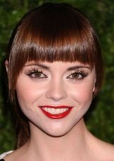 Як підстригти чубок? 93 фото Як правильно і красиво зробити чубок самостійно вдома? Особливості стрижки чубка в домашніх умовах