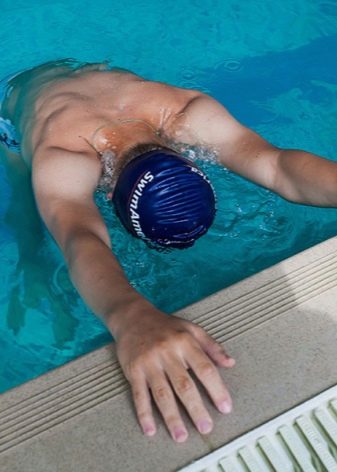 Як плавати в басейні? Техніки плавання і безпеки. Як правильно дихати? Способи плавання кролем і під водою