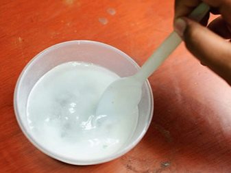 Як почистити біжутерію від потемніння в домашніх умовах? 33 фото Чим відчистити позолоту і потемнілі сережки з ланцюжком, годинник і кільце