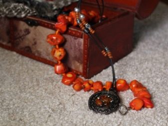 Як почистити бурштин в домашніх умовах? Як відполірувати камінь, якщо він помутнів?