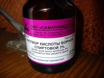 Як почистити шкіряну сумку в домашніх умовах? 28 фото Чим відтерти білу модель з натуральної шкіри, як відтерти жирне пляма з світлого шкірозамінника