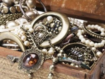 Як почистити срібне кільце? 25 фото Як відчистити сережки та інші прикраси з срібла в домашніх умовах