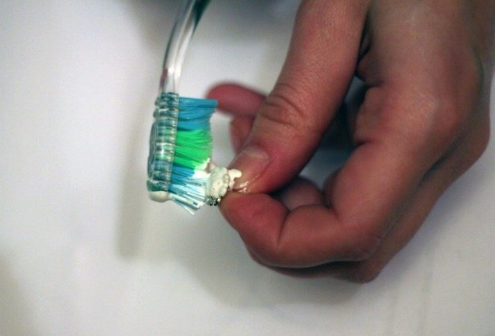 Як почистити срібне кільце? 25 фото Як відчистити сережки та інші прикраси з срібла в домашніх умовах