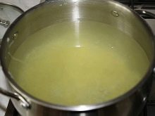 Як почистити столові прилади? Чистка мельхіорових ложок в домашніх умовах. Як очистити срібні виделки? Чим відмити прилади від застарілого жиру і чайного нальоту?