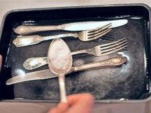 Як почистити столові прилади? Чистка мельхіорових ложок в домашніх умовах. Як очистити срібні виделки? Чим відмити прилади від застарілого жиру і чайного нальоту?