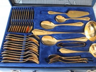 Як почистити столові прилади? Чистка мельхіорових ложок в домашніх умовах. Як очистити срібні виделки? Чим відмити прилади від застарілого жиру і чайного нальоту?