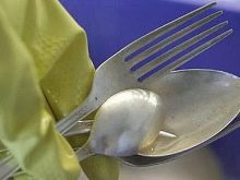 Як почистити вилки і ложки з нержавійки в домашніх умовах (56 фото): чим і як відмити вироби з малюнком, щоб вони блищали