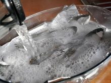 Як почистити вилки і ложки з нержавійки в домашніх умовах (56 фото): чим і як відмити вироби з малюнком, щоб вони блищали