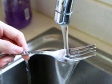 Як почистити вилки і ложки з нержавійки в домашніх умовах (56 фото): чим і як відмити вироби з малюнком, щоб вони блищали