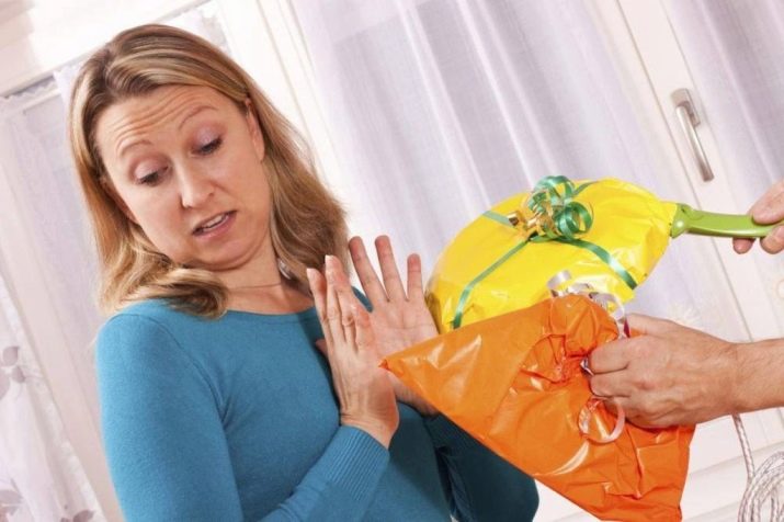 Які подарунки можна дарувати? Погані прикмети та забобони. За які подарунки потрібно давати монетку?