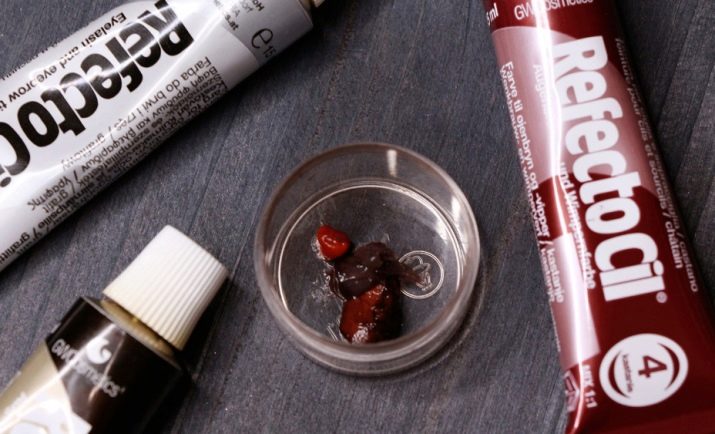 Як пофарбувати вії в домашніх умовах? Як самій собі нафарбувати вії фарбою, щоб вони були довгими і пишними? Фарбування будинку