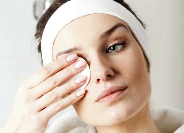 Як пофарбувати вії в домашніх умовах? Як самій собі нафарбувати вії фарбою, щоб вони були довгими і пишними? Фарбування будинку