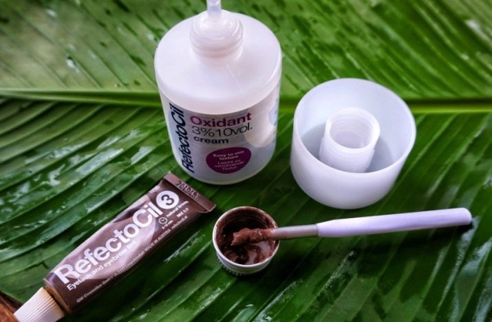 Як пофарбувати вії в домашніх умовах? Як самій собі нафарбувати вії фарбою, щоб вони були довгими і пишними? Фарбування будинку